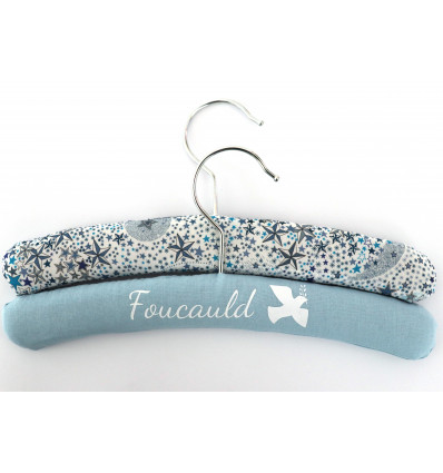 Lot de 2 cintres bébé en Liberty et personnalisé
