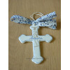 croix vierge à genoux
