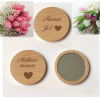 Miroir de poche en bois gravé