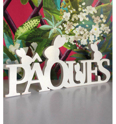 Mot Pâques avec lapins