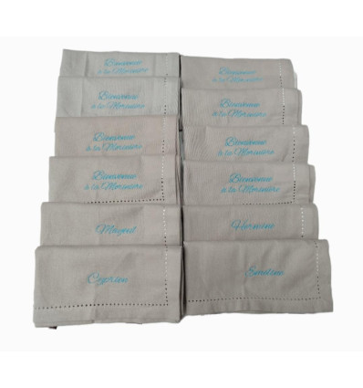Serviette de table brodée