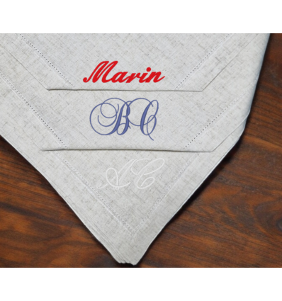 Serviette de table en lin brodée
