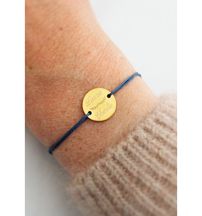 Bracelet personnalisé médaille dorée à graver cordon
