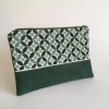 pochette a motifs graphiques verts