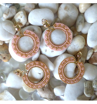 Boucles D'oreilles Dorées Avec Perle Blanche Nacrée - Anneaux à Clou, Occasion - Boutique Indépendante