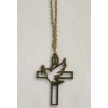 Pendentif en forme de croix et sa colombe
