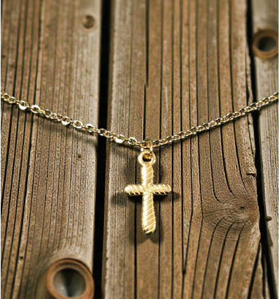 Collier Croix Torsadée d’Or