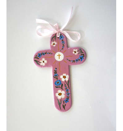 Croix de l'Espérance en bois rose fleurs bleues et blanhes