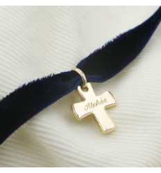 Au fil de velours – Bracelet Croix personnalisée