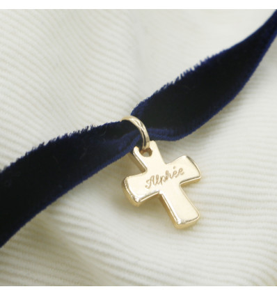 Au fil de velours – Bracelet Croix personnalisée
