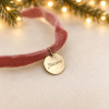 Au fil de velours – Bracelet Médaille Gravée