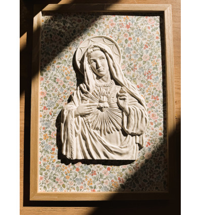 Détails sculptés de la Vierge Marie et de son Cœur Immaculé, décoration religieuse artisanale