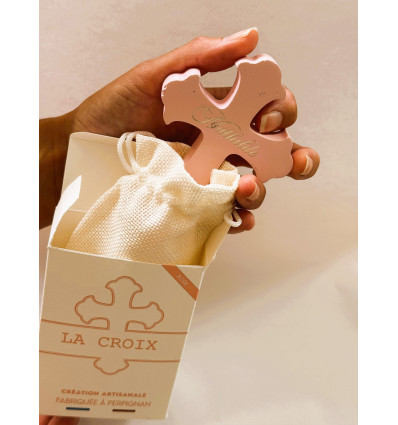 Croix florencée personnalisée – Rose poudré